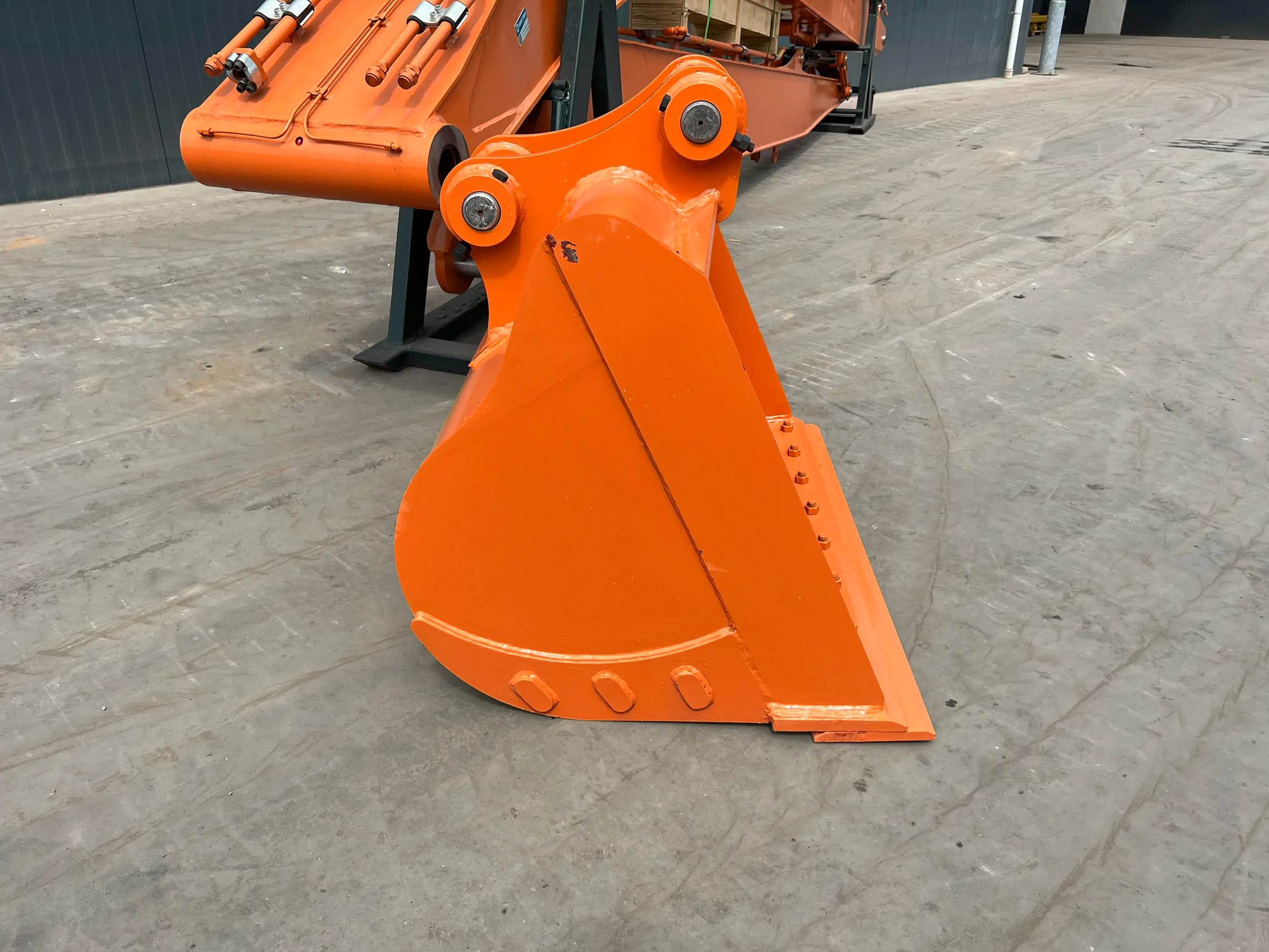 Hitachi ZX210 18m Set – #904875 – Smitma